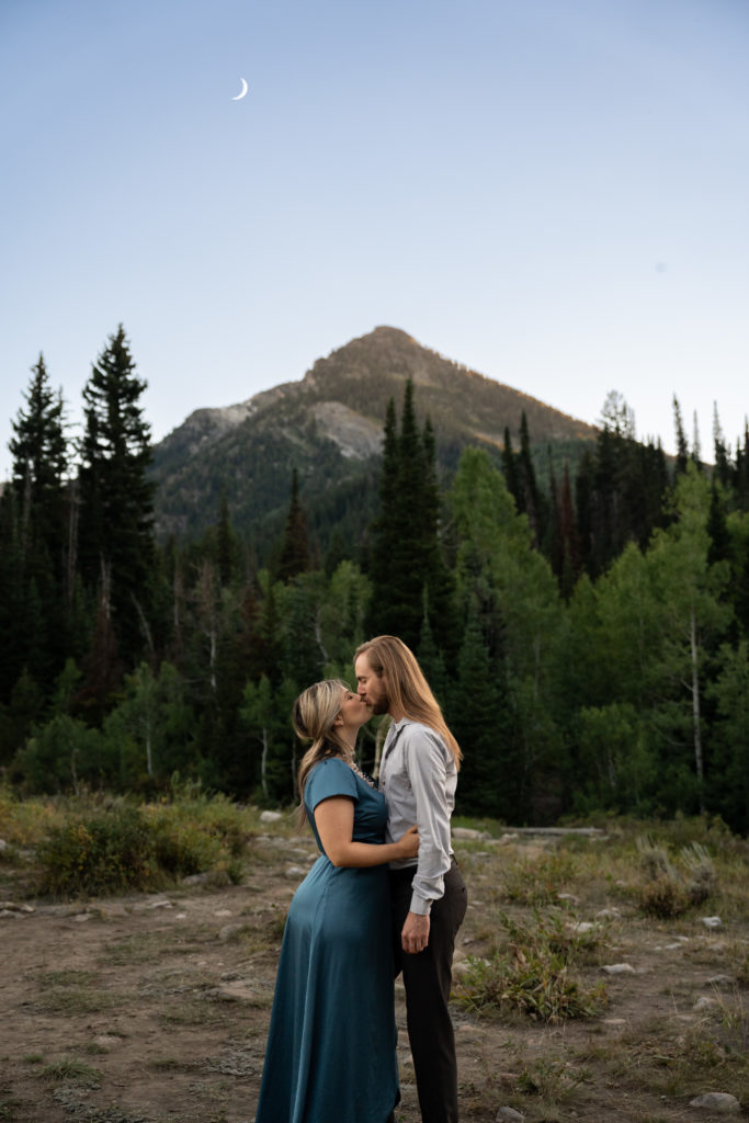 Couples session at blue hour in Big Cottonwood Canyon in Salt Lake City, Utah